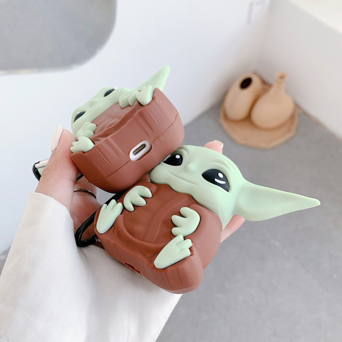 Cute Baby Yoda AirPods Case with Keychain Clip – Shockproof Silicone Cover